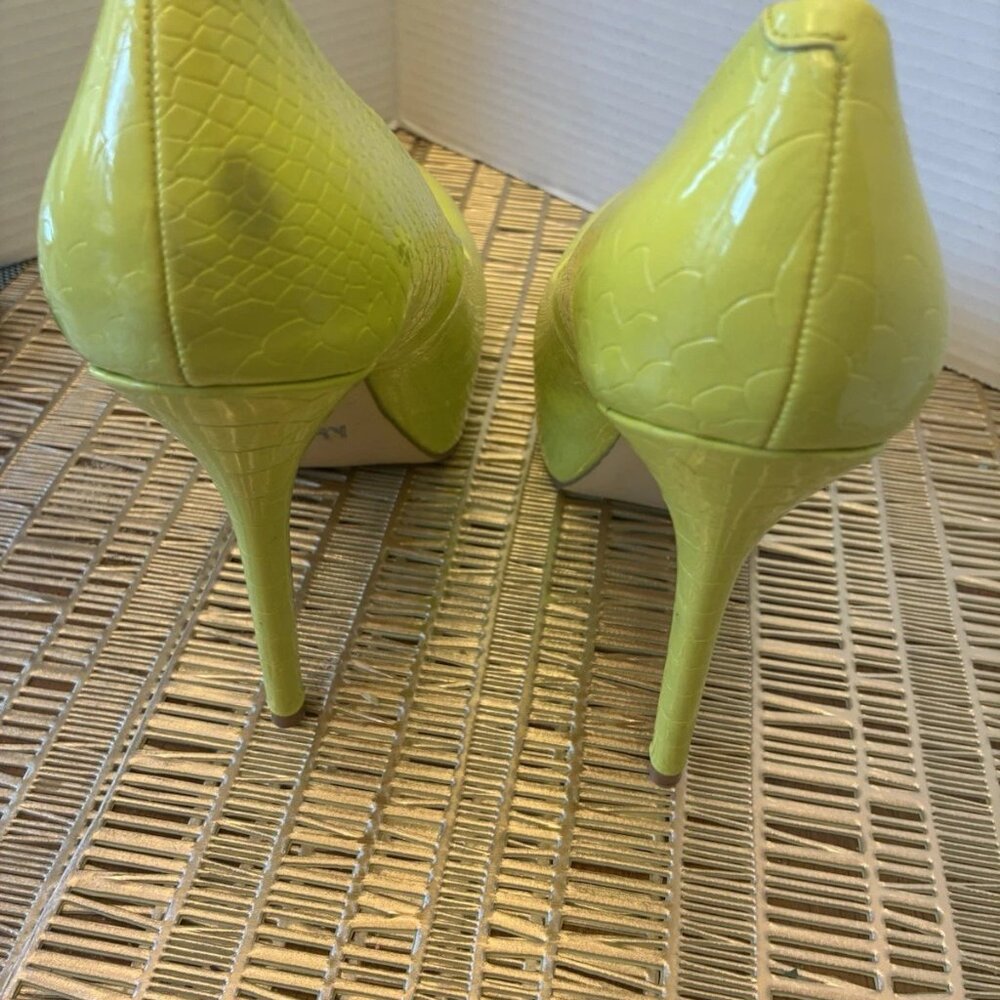 Steve Madden Nala Neon Yellow Snake Platform Heels Pumps - Women’s Size 10 - Picture 4 of 6